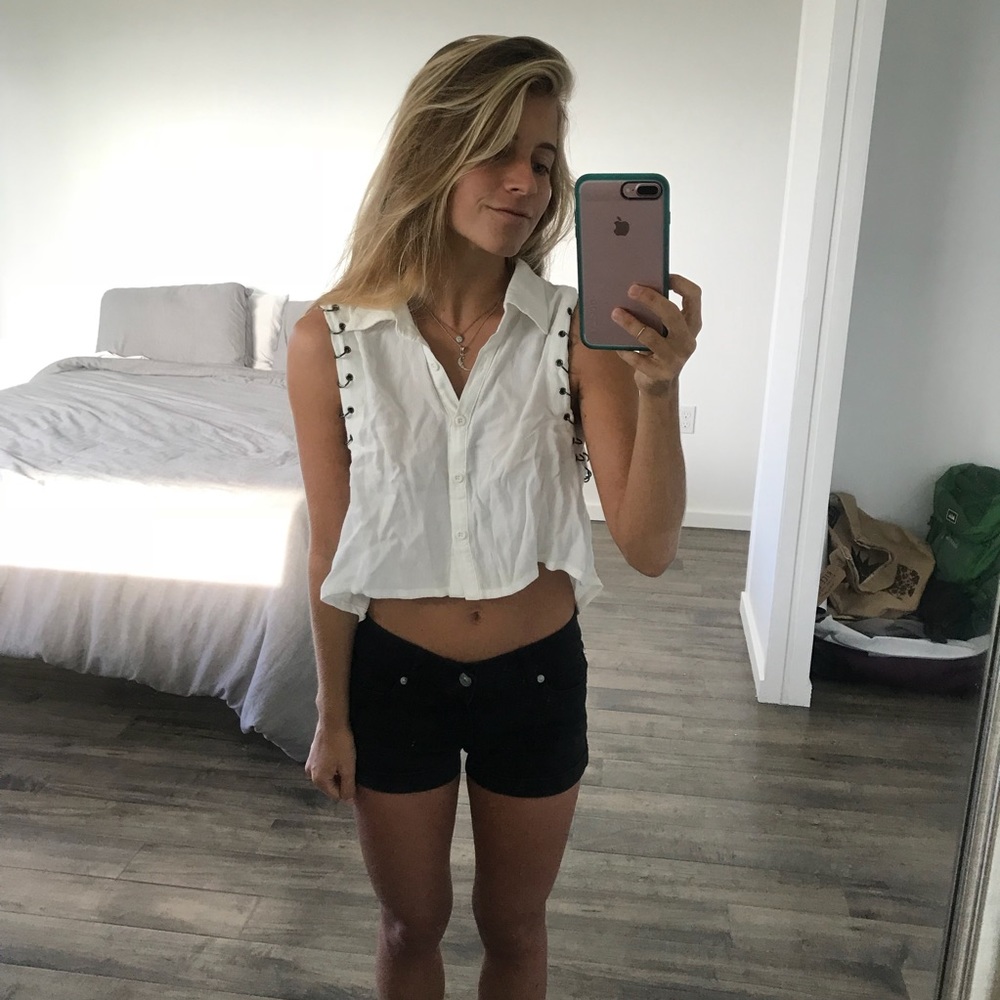 Cropped chain tank